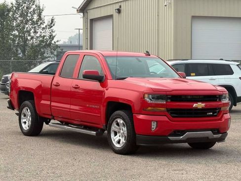 Used 2017 Chevrolet Silverado 1500 LT w/ All Star Edition AWD/4WD image 3