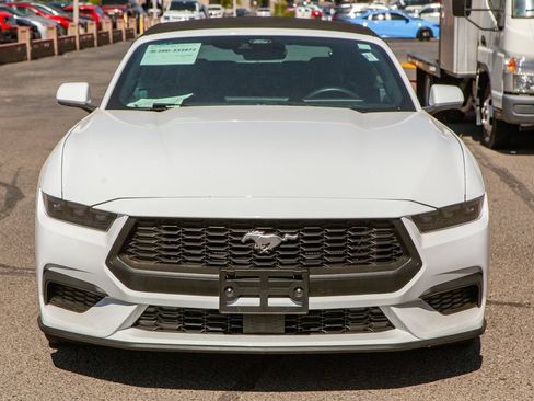 Used 2025 Ford Mustang Convertible RWD image 3