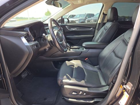 Used 2018 Cadillac XT5 Premium Luxury FWD image 9