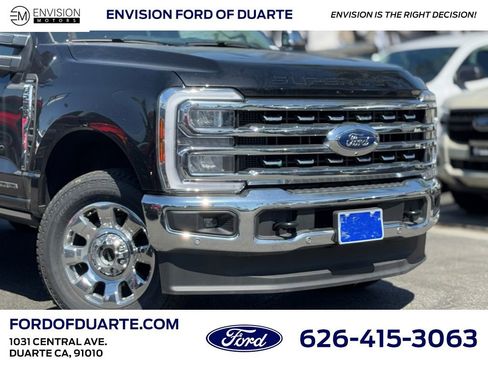 New 2025 Ford F250 Platinum image 3