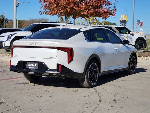 New 2025 Kia K4 GT-Line image 4