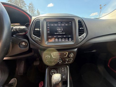 Used 2019 Jeep Compass Trailhawk AWD/4WD image 22