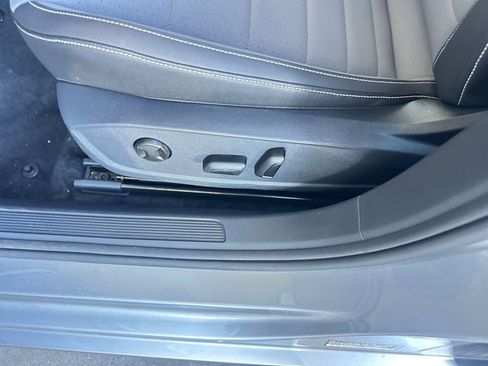 Used 2025 Volkswagen Jetta SE image 23