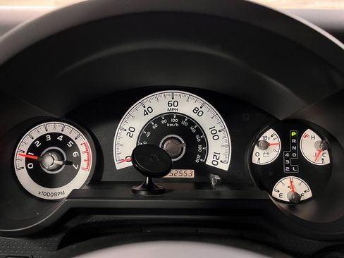 Used 2014 Toyota FJ Cruiser 4WD image 26