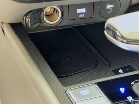 New 2025 Hyundai Elantra SEL FWD image 31