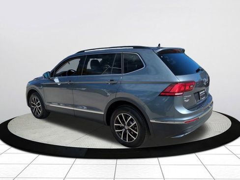 Used 2021 Volkswagen Tiguan SE w/ Panoramic Sunroof Package image 5