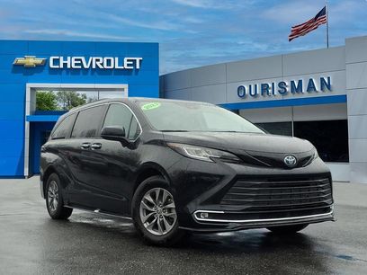 Used 2023 Toyota Sienna XLE