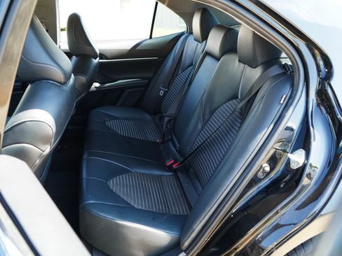 Used 2021 Toyota Camry SE FWD image 9