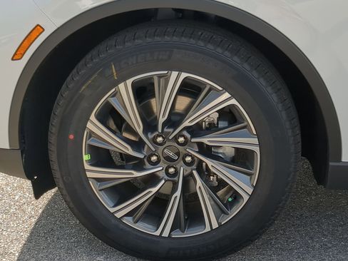 New 2026 Lincoln Aviator Premiere image 9