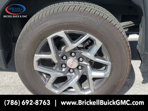 New 2025 GMC Sierra 1500 SLT w/ SLT Convenience Package image 5