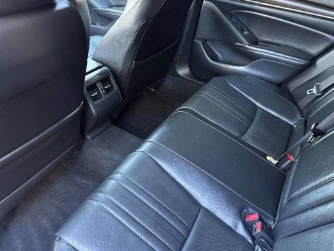 Used 2019 Honda Accord Touring image 12