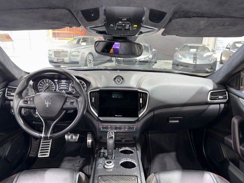 Used 2022 Maserati Ghibli Trofeo image 8