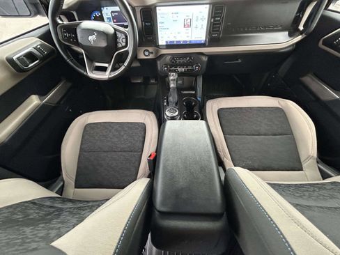Used 2023 Ford Bronco Wildtrak AWD/4WD image 12