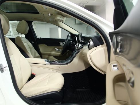 Used 2017 Mercedes-Benz C 300 4MATIC Sedan image 23