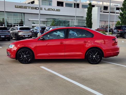 Used 2018 Volkswagen Jetta Sport FWD image 4