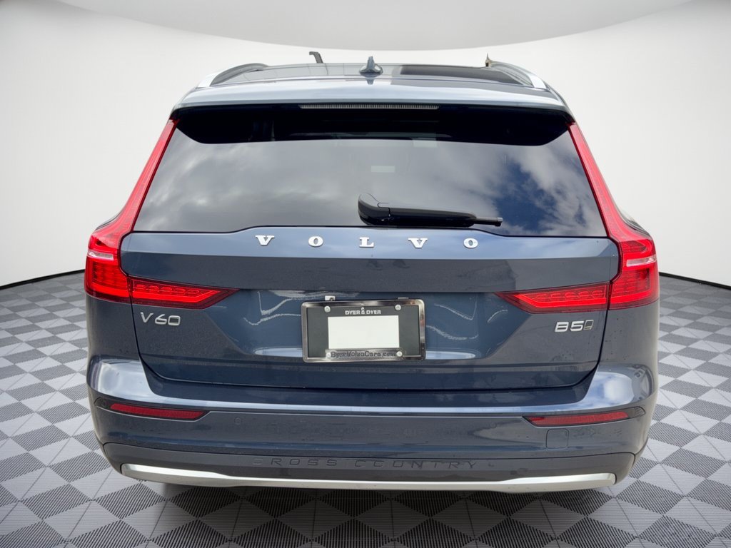 Certified 2026 Volvo V60 B5 Cross Country Plus AWD/4WD image 11