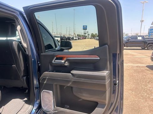 Used 2023 GMC Sierra 1500 Denali w/ Denali Reserve Package AWD/4WD image 13