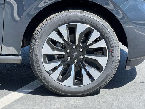 New 2026 Ford Expedition Max Platinum w/ Driver's Package AWD/4WD image 16