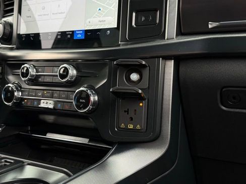 Certified 2025 Ford F150 Platinum AWD/4WD image 32