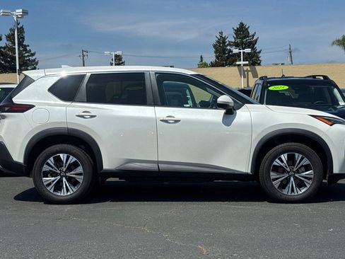 Used 2022 Nissan Rogue SV AWD/4WD image 4