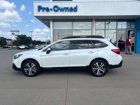 Used 2019 Subaru Outback 2.5i Limited AWD/4WD image 8