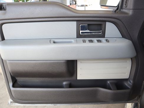 Used 2012 Ford F150 XLT w/ XLT Chrome Pkg image 39