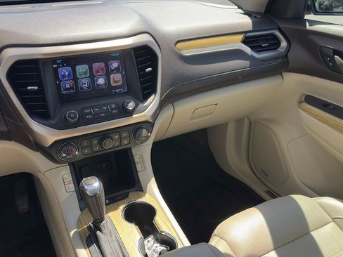 Used 2019 GMC Acadia Denali w/ Technology Package AWD/4WD image 14