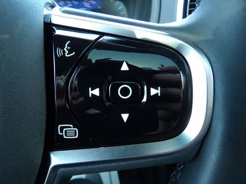 Certified 2025 Volvo XC90 B6 Plus image 20