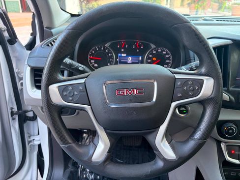 Used 2022 GMC Terrain SLE FWD image 8