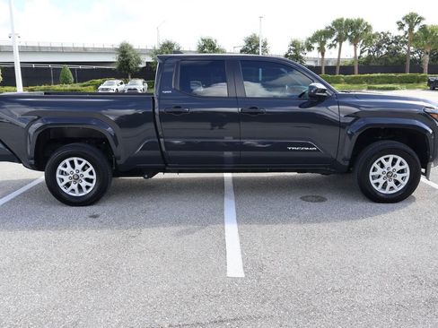 Used 2025 Toyota Tacoma SR5 AWD/4WD image 7