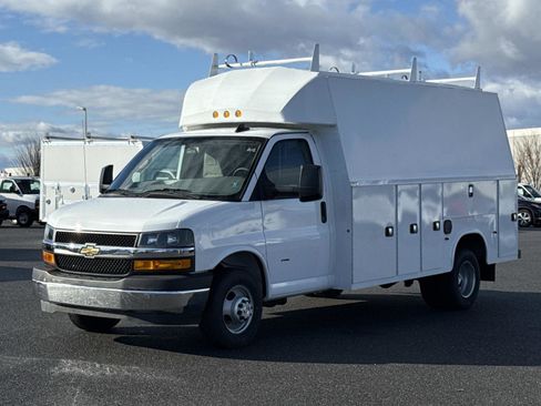New 2025 Chevrolet Express 3500 w/ Power Convenience Package image 15