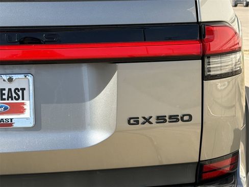 Used 2026 Lexus GX 550 image 7
