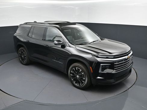 New 2026 Chevrolet Traverse LT w/ Sun and Wheel Package FWD image 36
