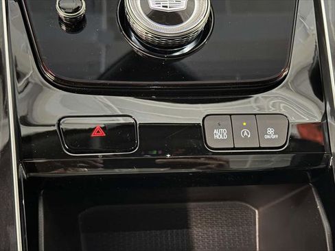 Used 2025 Cadillac Escalade ESV Sport image 40