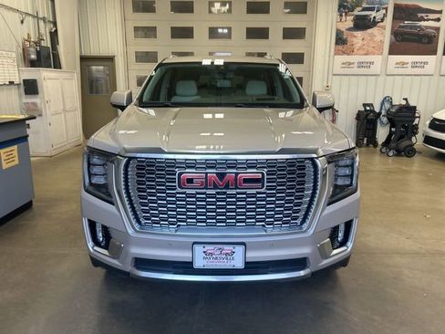 Used 2022 GMC Yukon XL Denali image 3