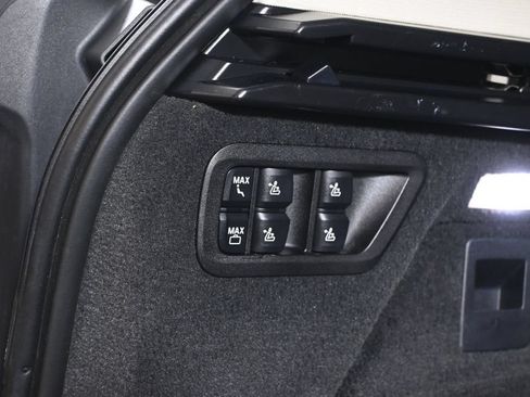 Used 2022 BMW X7 xDrive40i w/ Premium Package AWD/4WD image 36