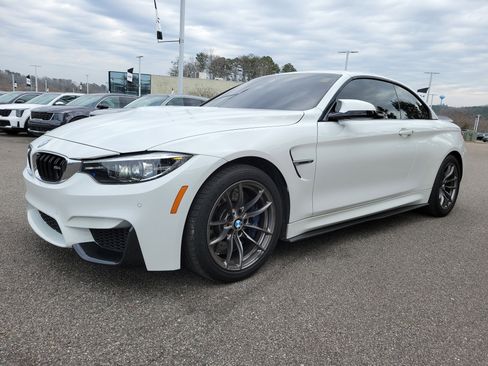 Used 2020 BMW M4 Convertible image 23