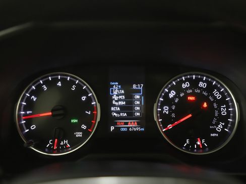 Used 2021 Toyota RAV4 XLE w/ Convenience Package image 25