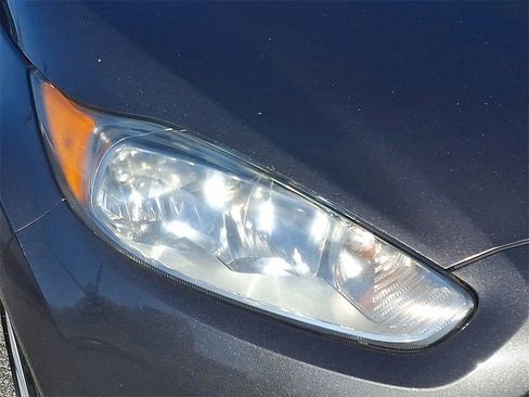 Used 2017 Ford Fiesta Titanium image 9