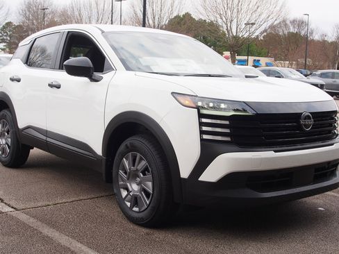 New 2026 Nissan Kicks S image 1