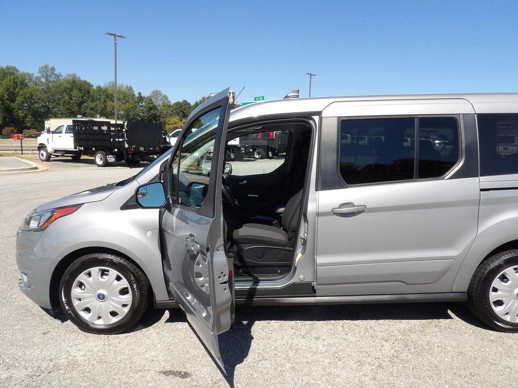 Used 2023 Ford Transit Connect XLT FWD image 13