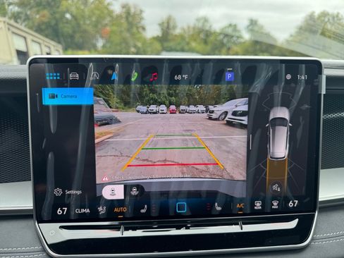 New 2025 Volkswagen Tiguan SE R-Line image 16