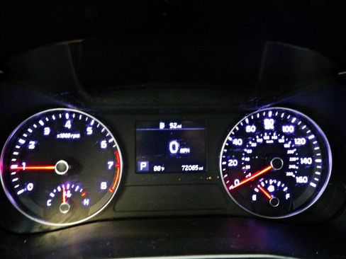 Used 2020 Kia Forte LXS FWD image 18