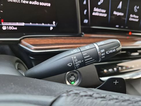 Used 2021 Cadillac Escalade ESV Luxury image 37