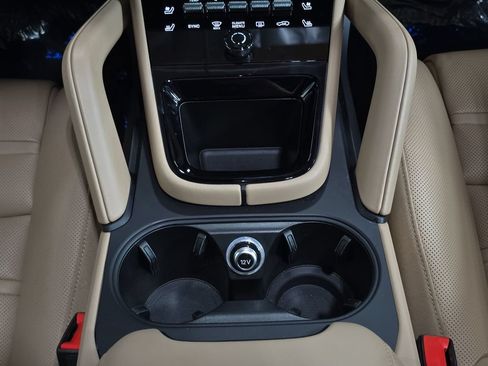 Certified 2024 Porsche Cayenne AWD/4WD image 20