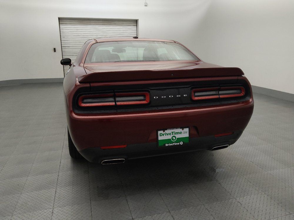 Used 2021 Dodge Challenger SXT w/ Driver Convenience Group RWD image 6