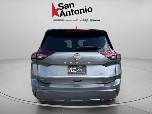 Used 2024 Nissan Rogue SL w/ SL Premium Package FWD image 13