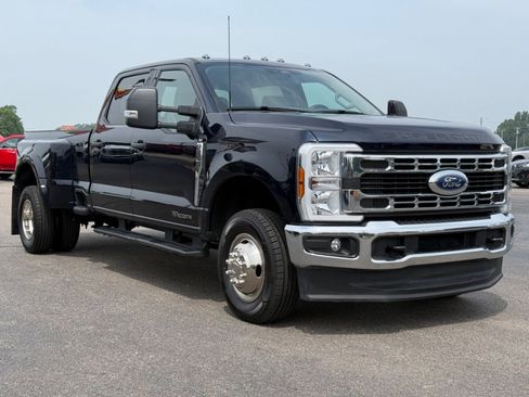 Used 2025 Ford F350 XLT AWD/4WD image 2