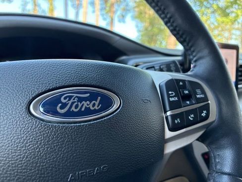 Used 2024 Ford Explorer XLT w/ Equipment Group 202A RWD image 29
