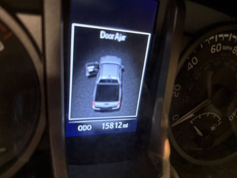 Used 2023 Toyota Tacoma TRD Sport image 5